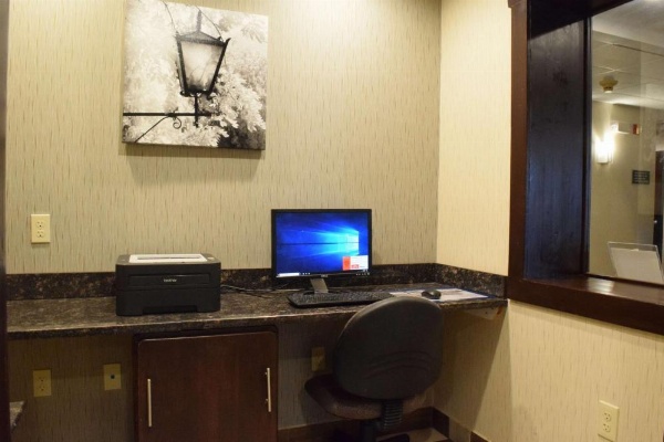 Best Western Crown Inn & Suites image 11